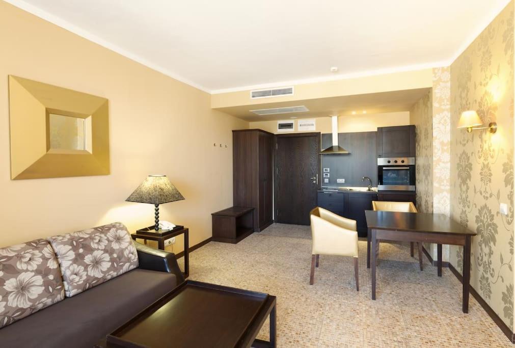Royal Beach Apartment Barcello B Солнечный берег Экстерьер фото